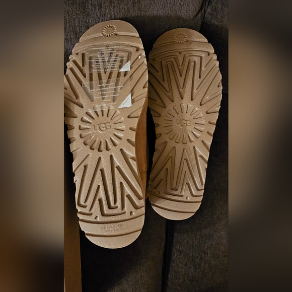 Ugg Chestnut shearling Zip-Up Boots - Picture 4 of 4